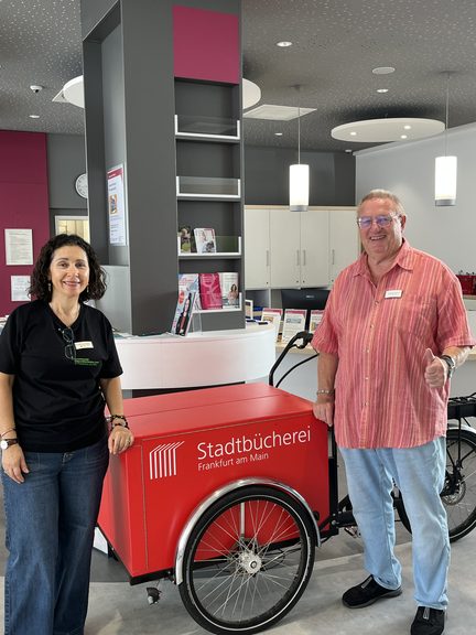 16. September Bibliothekzentrum Nordweststadt – Nidaforum 8 – Gesundheitslotsin Gloria und Klimalotse Karlheinz haben zwei Stunden proaktive Kommunikation angeboten.