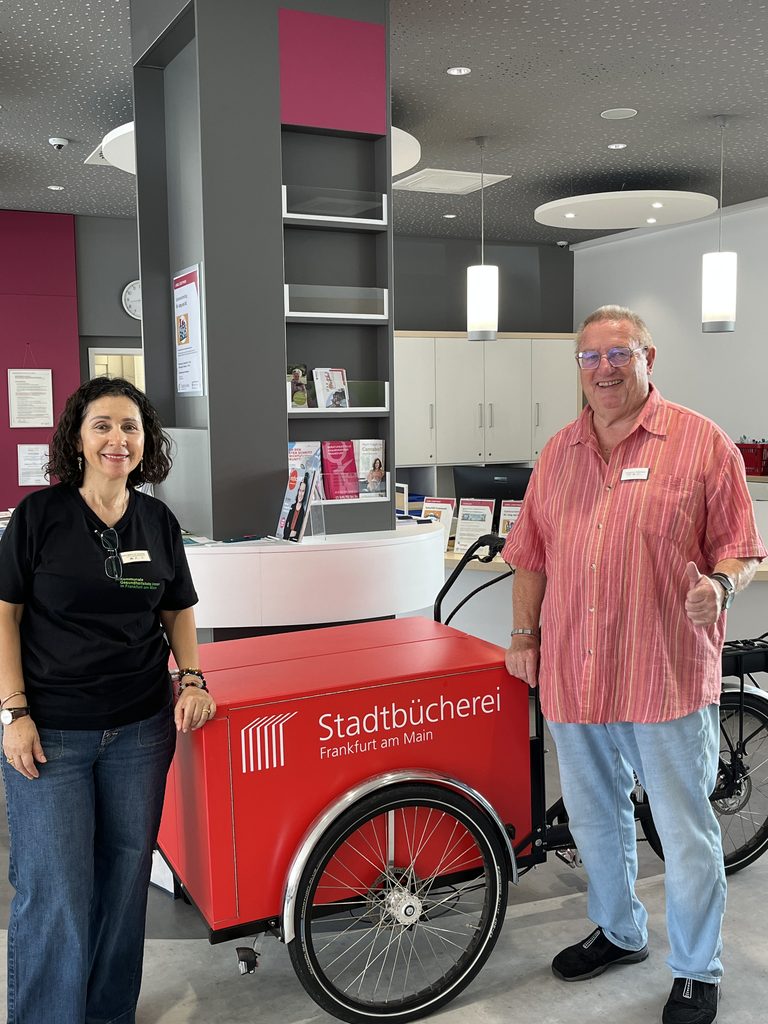 16. September Bibliothekzentrum Nordweststadt – Nidaforum 8 – Gesundheitslotsin Gloria und Klimalotse Karlheinz haben zwei Stunden proaktive Kommunikation angeboten.